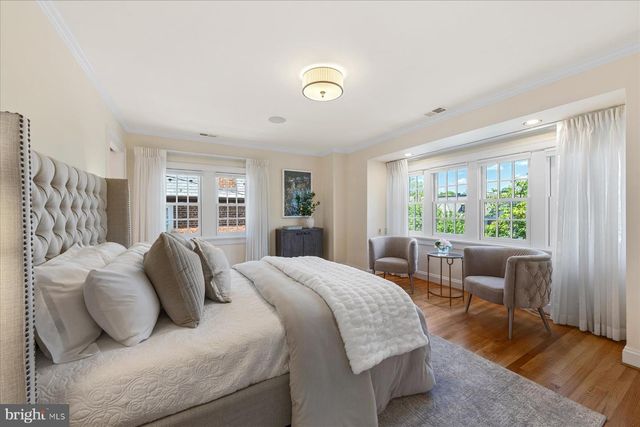 1706 SURREY LN NW, Washington, DC 20007
