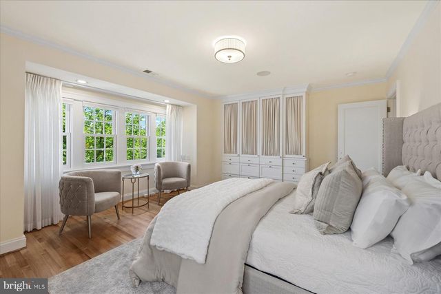 1706 SURREY LN NW, Washington, DC 20007