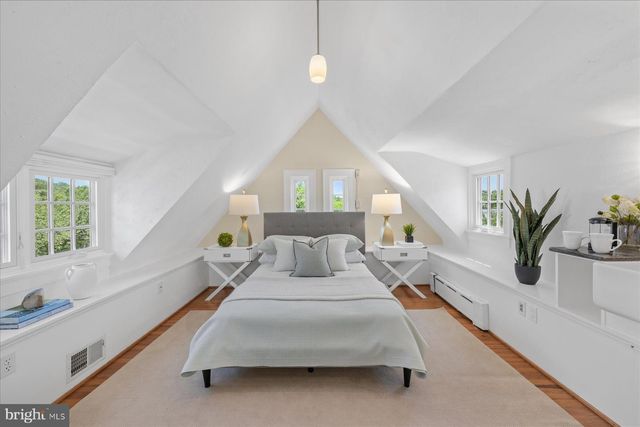 1706 SURREY LN NW, Washington, DC 20007