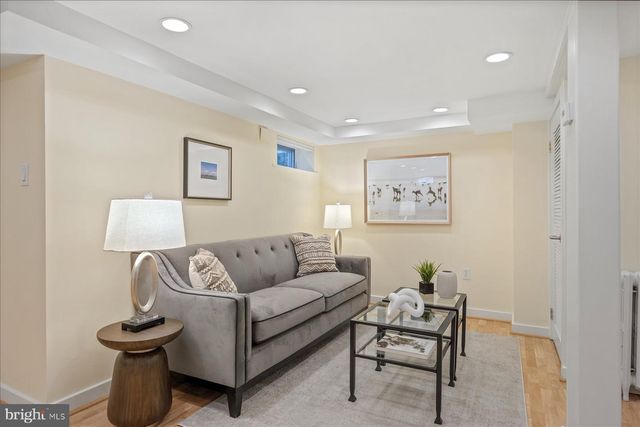 1706 SURREY LN NW, Washington, DC 20007