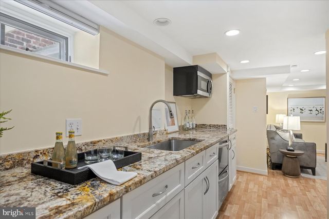 1706 SURREY LN NW, Washington, DC 20007