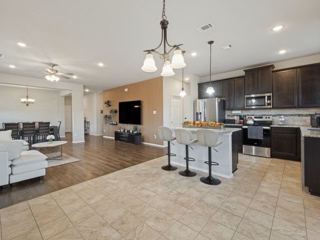 3825 S Courtney Court, Heartland, TX 75126