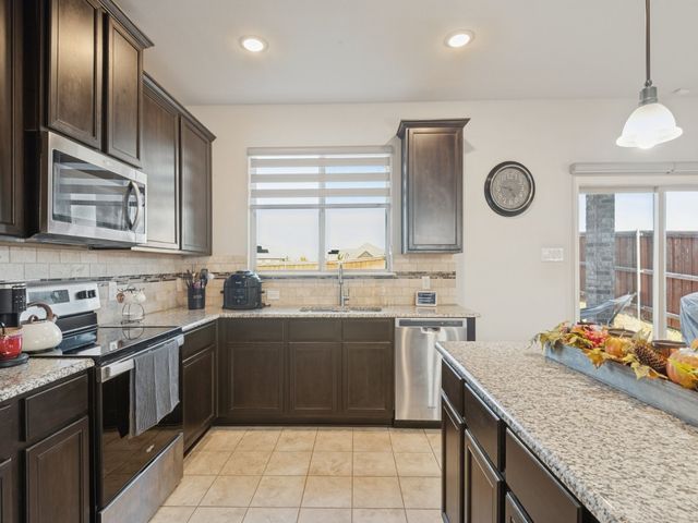 3825 S Courtney Court, Heartland, TX 75126