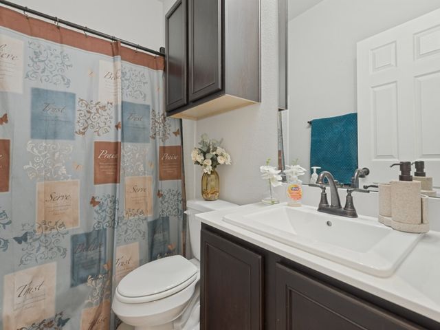 3825 S Courtney Court, Heartland, TX 75126