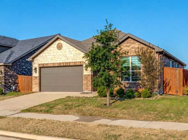 3825 S Courtney Court, Heartland, TX 75126