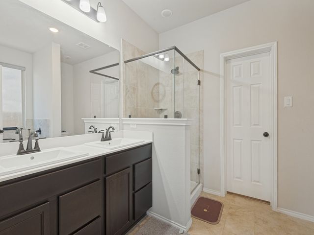 3825 S Courtney Court, Heartland, TX 75126