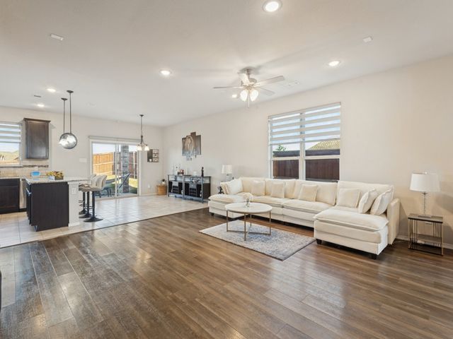 3825 S Courtney Court, Heartland, TX 75126