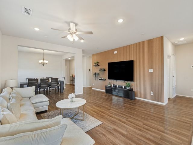 3825 S Courtney Court, Heartland, TX 75126