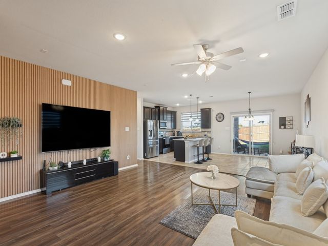 3825 S Courtney Court, Heartland, TX 75126