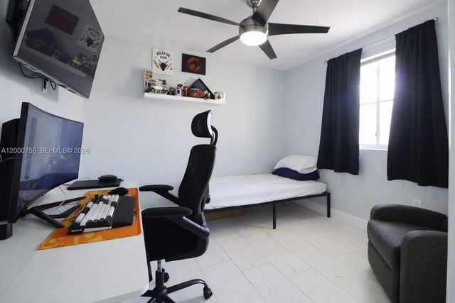 14951 SW 82nd Ln 17-402, Miami, FL 33193