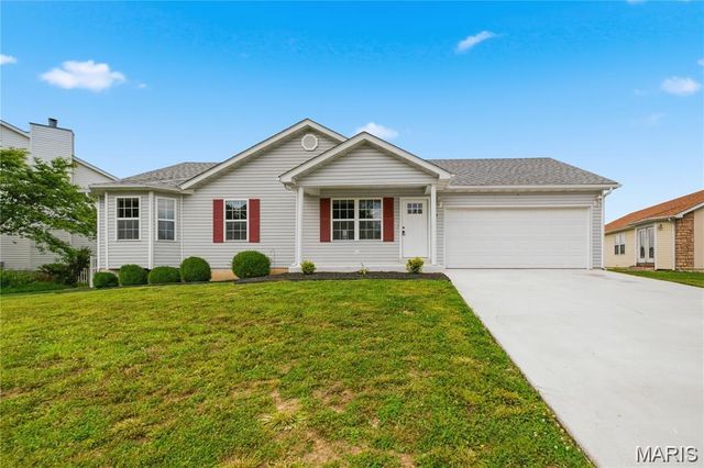 104 Briarwood Drive, Moscow Mills, MO 63362