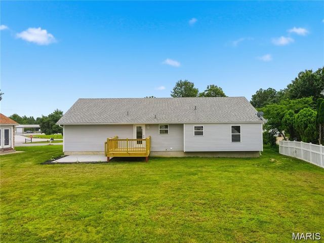 104 Briarwood Drive, Moscow Mills, MO 63362