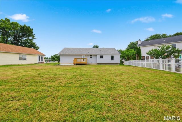 104 Briarwood Drive, Moscow Mills, MO 63362