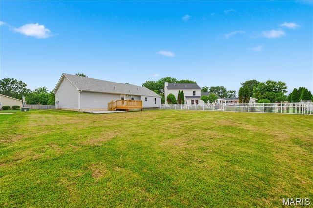 104 Briarwood Drive, Moscow Mills, MO 63362