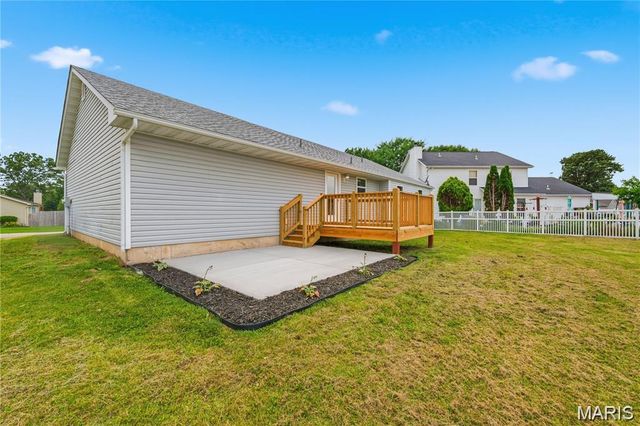 104 Briarwood Drive, Moscow Mills, MO 63362