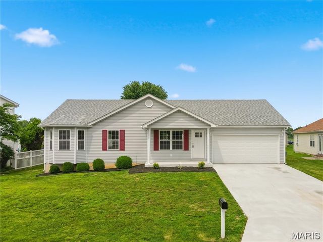 104 Briarwood Drive, Moscow Mills, MO 63362