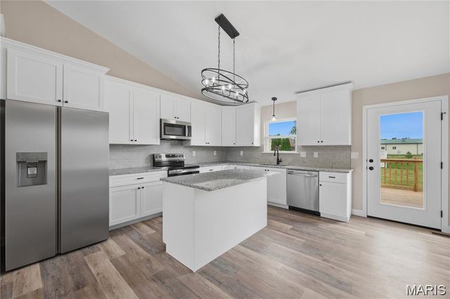 104 Briarwood Drive, Moscow Mills, MO 63362