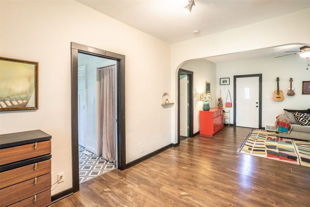202 Hillside Avenue, Des Moines, IA 50315