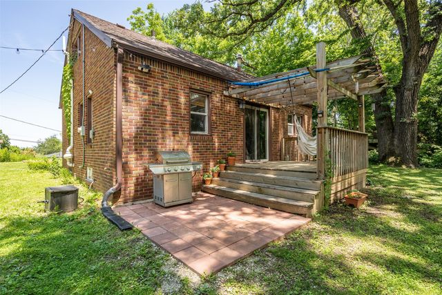 202 Hillside Avenue, Des Moines, IA 50315