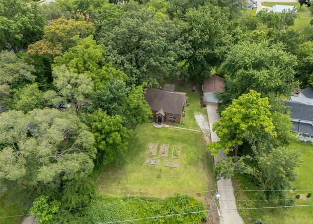 202 Hillside Avenue, Des Moines, IA 50315