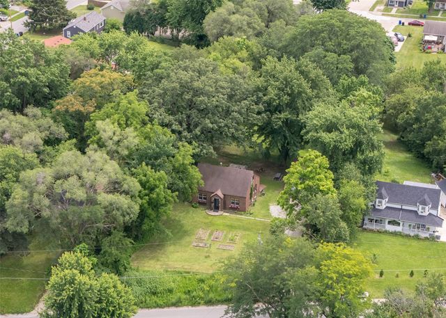 202 Hillside Avenue, Des Moines, IA 50315