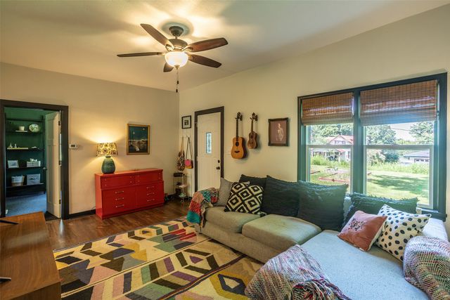 202 Hillside Avenue, Des Moines, IA 50315
