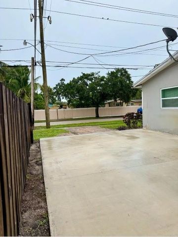 3300 N 67th Avenue, Hollywood, FL 33024