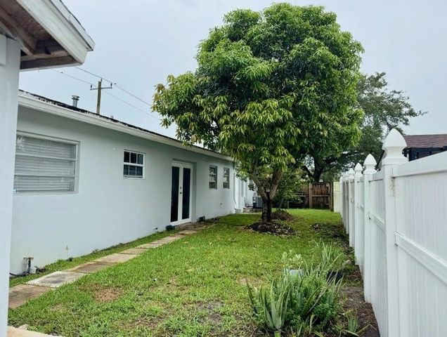 3300 N 67th Avenue, Hollywood, FL 33024