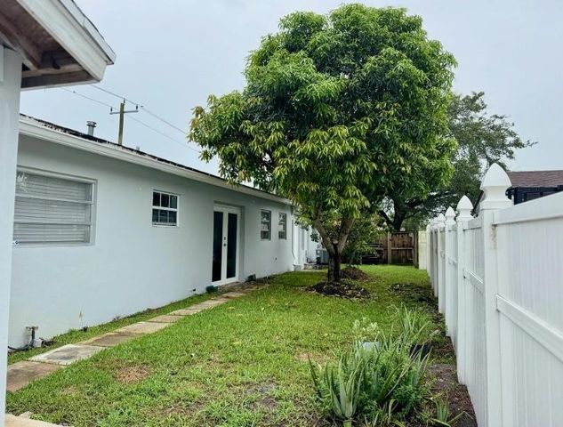 3300 N 67th Avenue, Hollywood, FL 33024