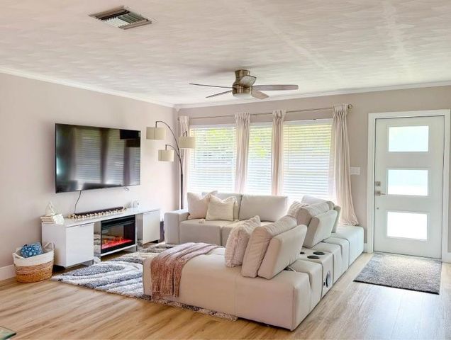 3300 N 67th Avenue, Hollywood, FL 33024