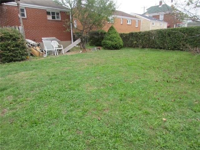 1027 1st St, Mckees Rocks, PA 15136