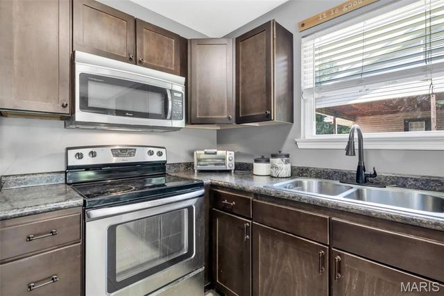 916 Valentine Street, Festus, MO 63028