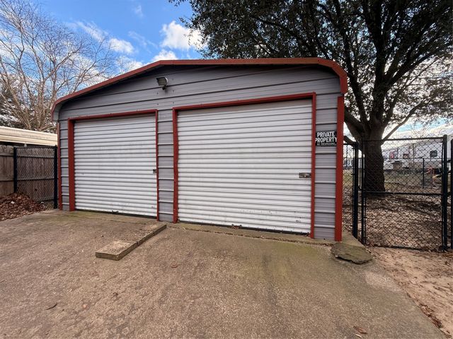 254 Holiday Village Drive, Quitman, TX 75783