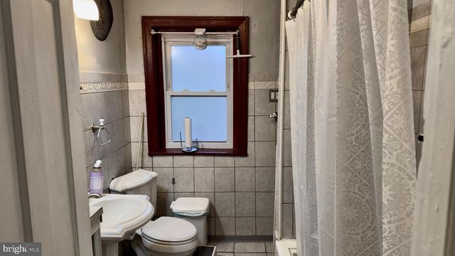 5401 GAINOR RD, Philadelphia, PA 19131