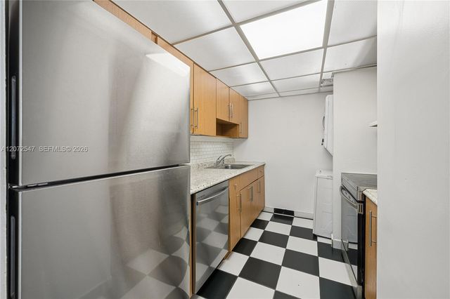 5055 NW 7th Street 409, Miami, FL 33126