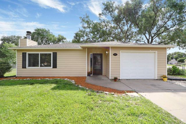 2445 Buttonwood Drive, Manhattan, KS 66502