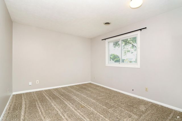 2445 Buttonwood Drive, Manhattan, KS 66502