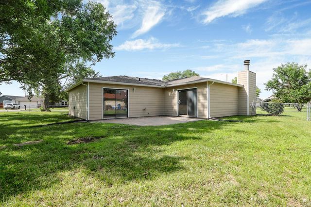 2445 Buttonwood Drive, Manhattan, KS 66502