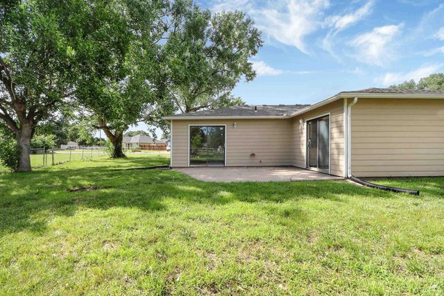 2445 Buttonwood Drive, Manhattan, KS 66502
