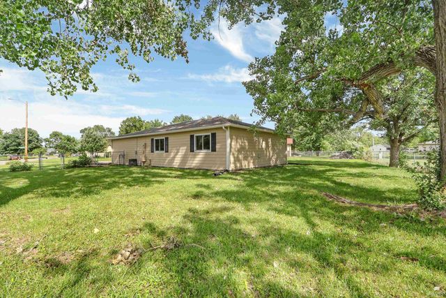 2445 Buttonwood Drive, Manhattan, KS 66502