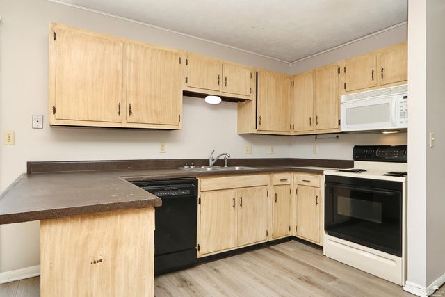 2445 Buttonwood Drive, Manhattan, KS 66502