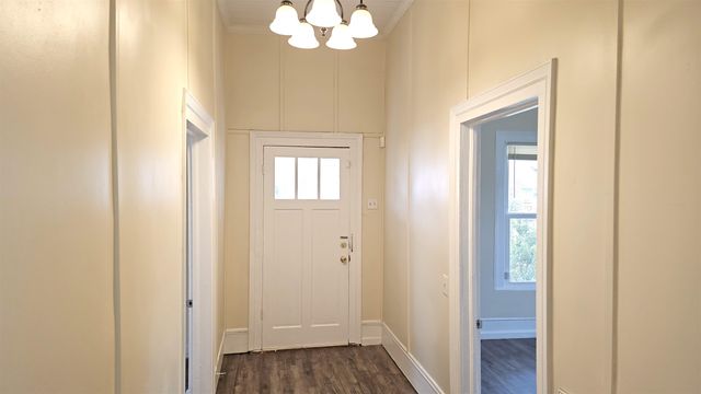 810 Chestnut Street, Laurens, SC 29360