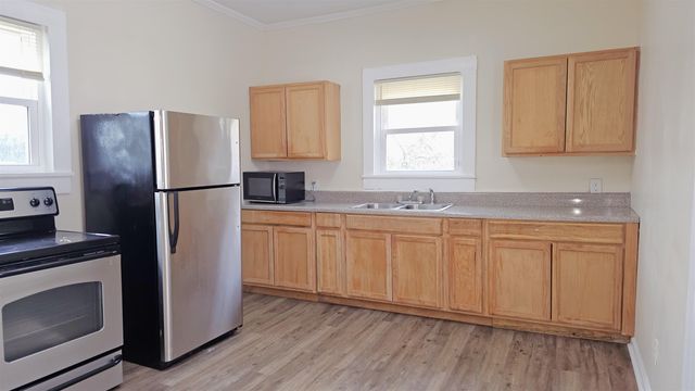 810 Chestnut Street, Laurens, SC 29360