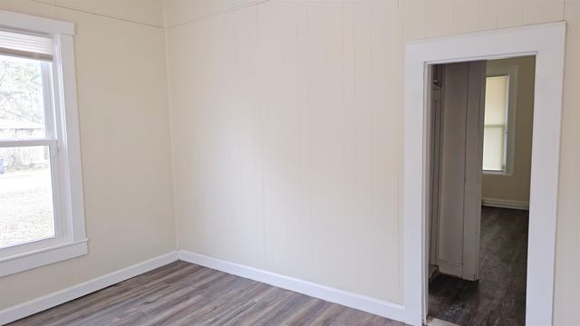 810 Chestnut Street, Laurens, SC 29360