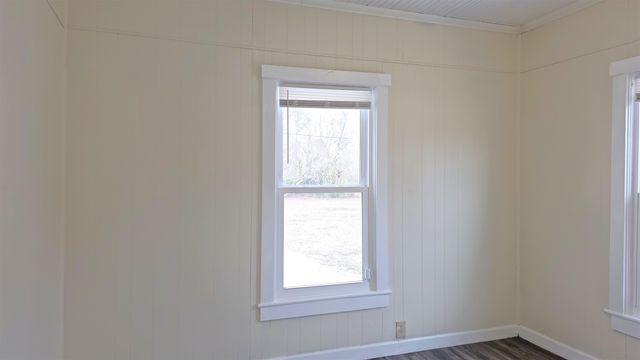 810 Chestnut Street, Laurens, SC 29360