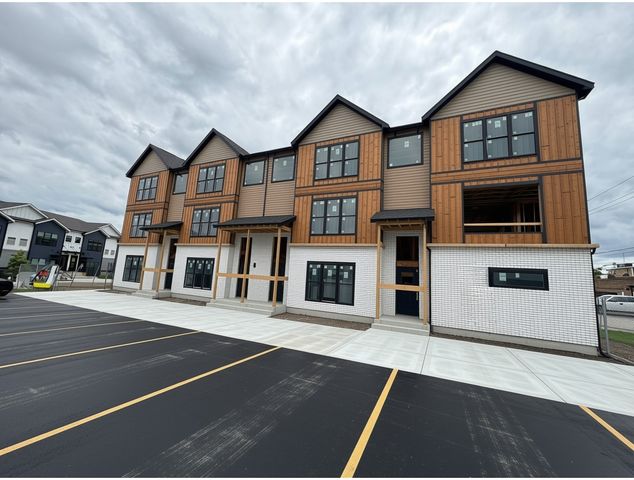 540 N Seymour Avenue C, Mundelein, IL 60060