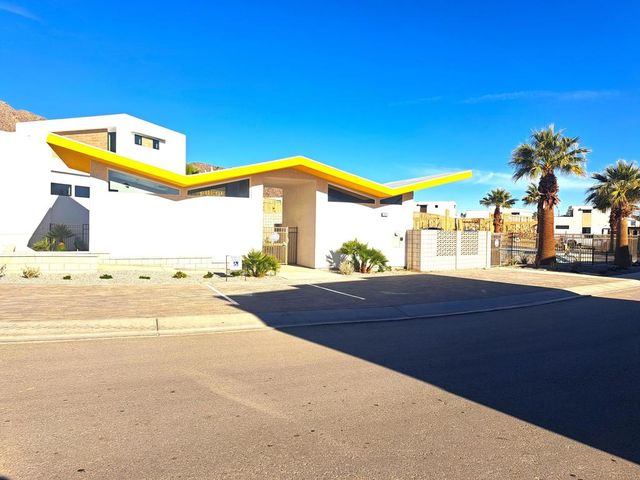 798 Obsidian Loop E, Palm Springs, CA 92264