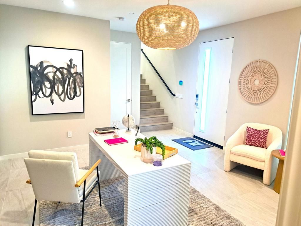 Image 3 of property listing at 798 Obsidian Loop E, Palm Springs, CA 92264