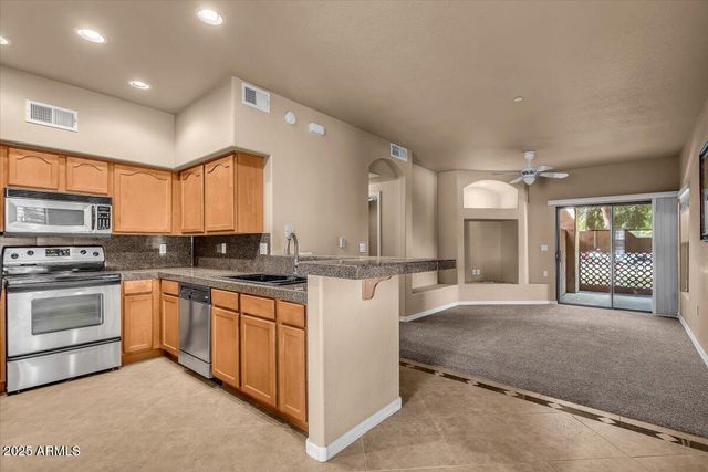 1351 N PLEASANT Drive 1060, Chandler, AZ 85225