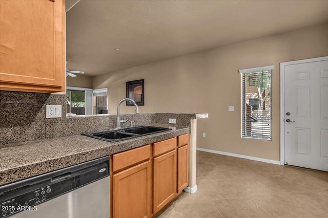 1351 N PLEASANT Drive 1060, Chandler, AZ 85225